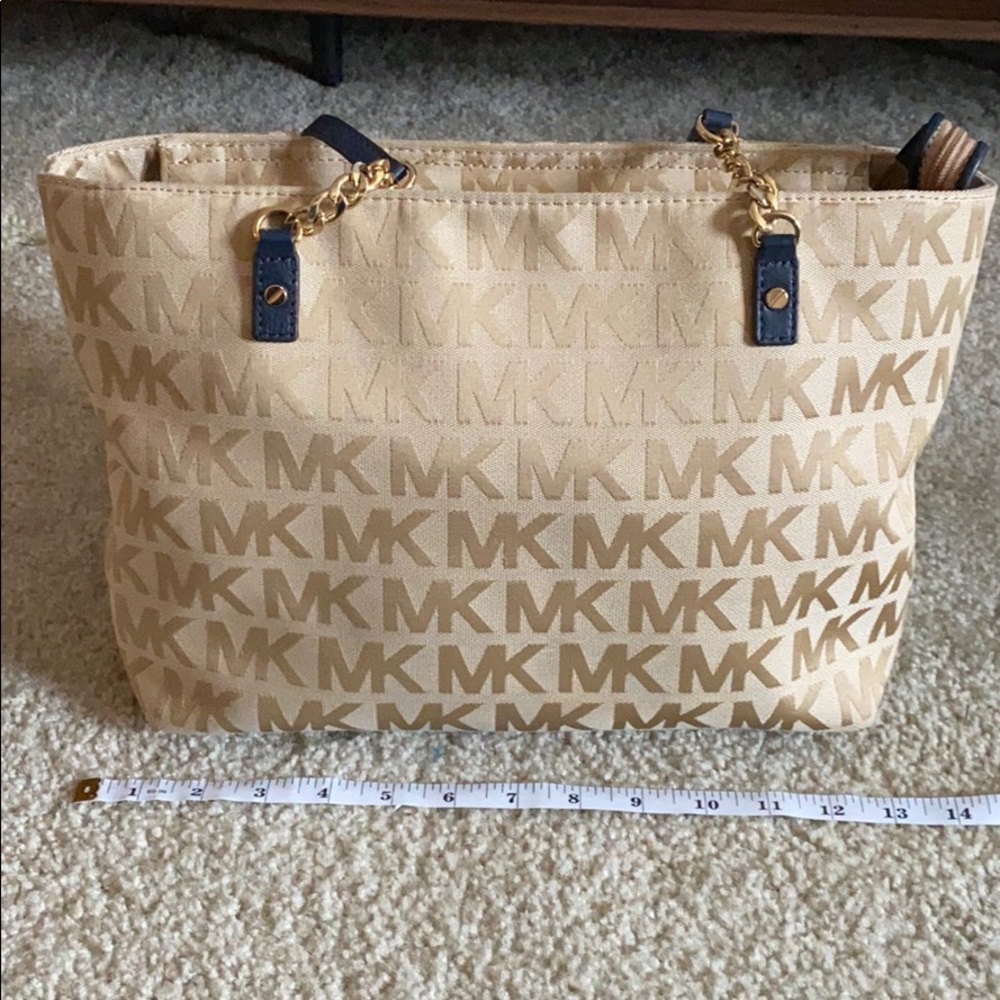 Michael Kors Signature Canvas Print Tote - image 7